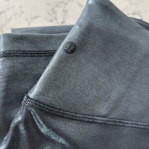 NWOT Lululemon Metallic Blue compression Leggings size 4
